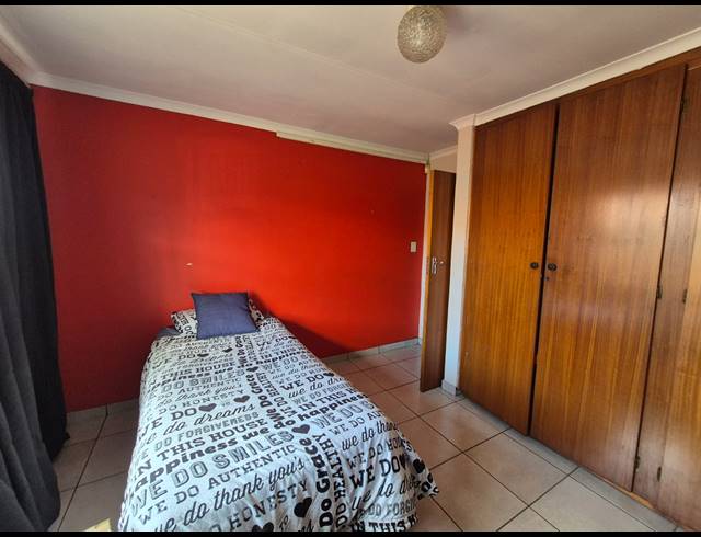 4 BEDROOM TOWNHOUSE FOR SALE IN VANDERBIJLPARK SE 1